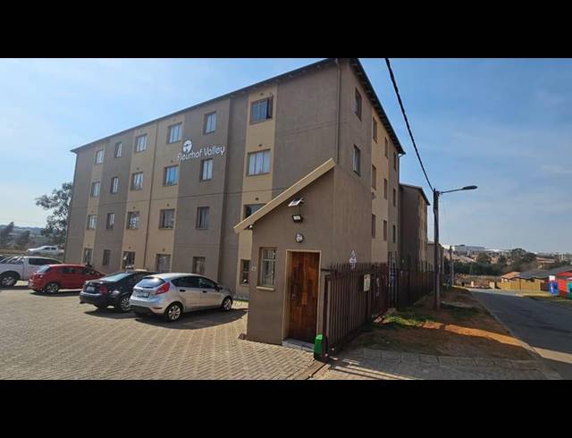 2 BEDROOM APARTMENT FOR SALE IN FLEURHOF